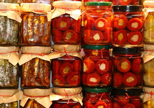 Smaka på autentisk mat som 'nduja, färsk fisk och lokala viner