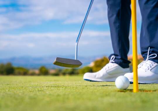 Ta med din golfklubb på en gruppresa.