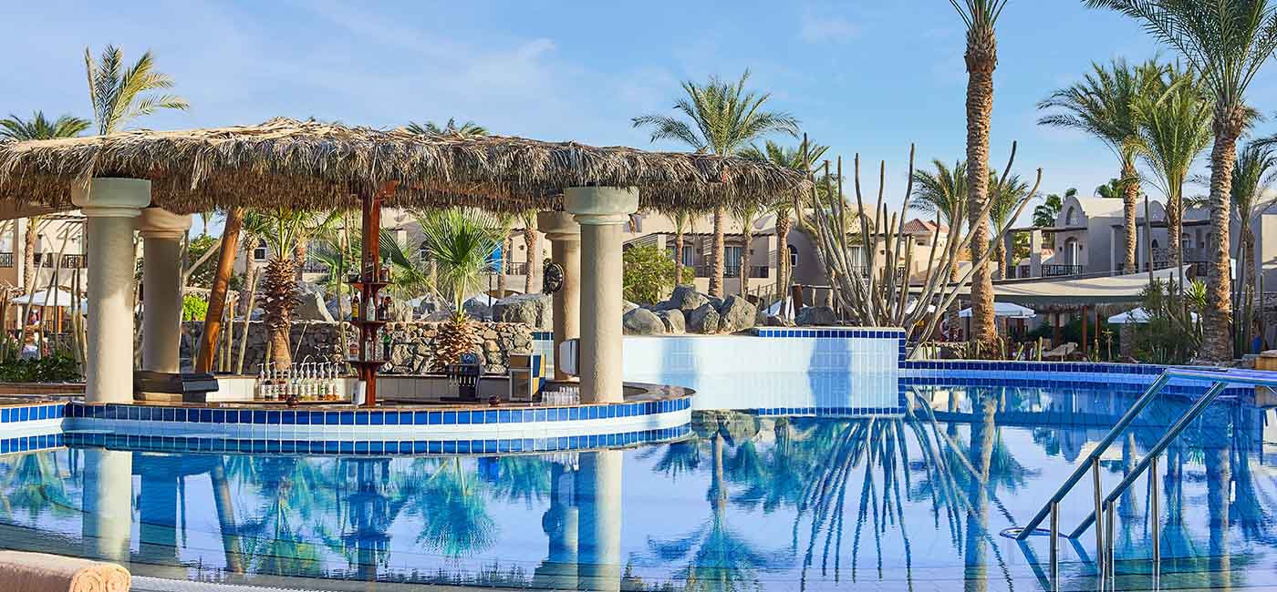 Poolbar på resort i Sharm el Sheikh, Egypten